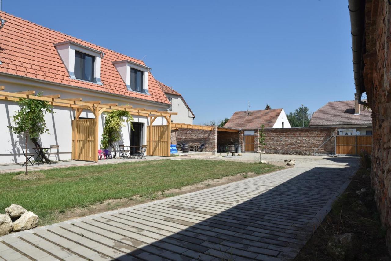 Vila Vlastovka Bulhary Exterior photo