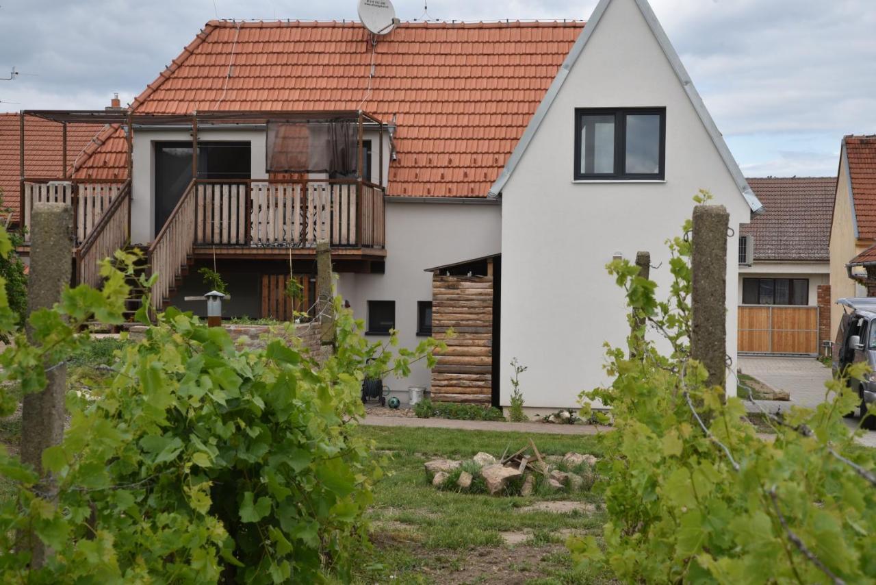 Vila Vlastovka Bulhary Exterior photo